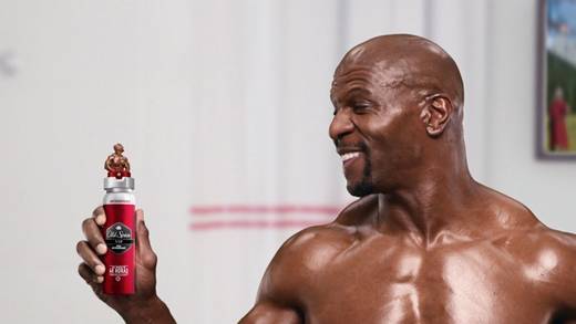 Markenbotschafter Terry Crews spielt wieder mit. Der Mann hat Spaß on Old Spice. Und müsste ewig gut riechen.