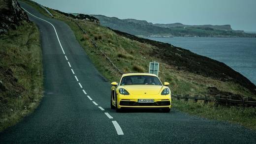 Kurvig sind die Straßen auf dem Wild Atlantic Way.