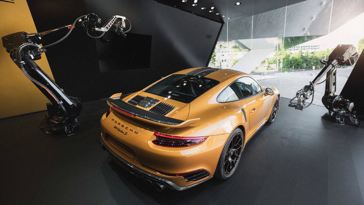 Porsche-Fans können die 911 Turbo S Exclusive Series im Livestream erleben - und die Kameras selbst steuern