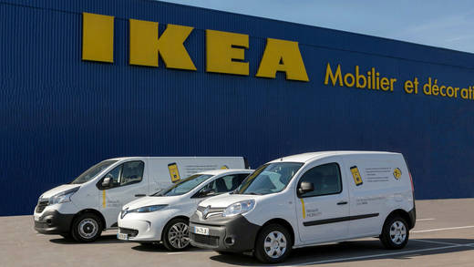 Renault-Flotte bei Ikea.