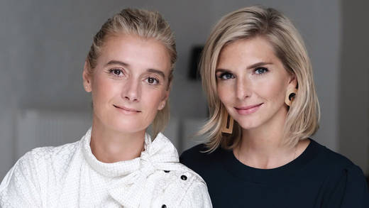 Claire Midwood (links) löst Lea-Sophie Cramer ab.