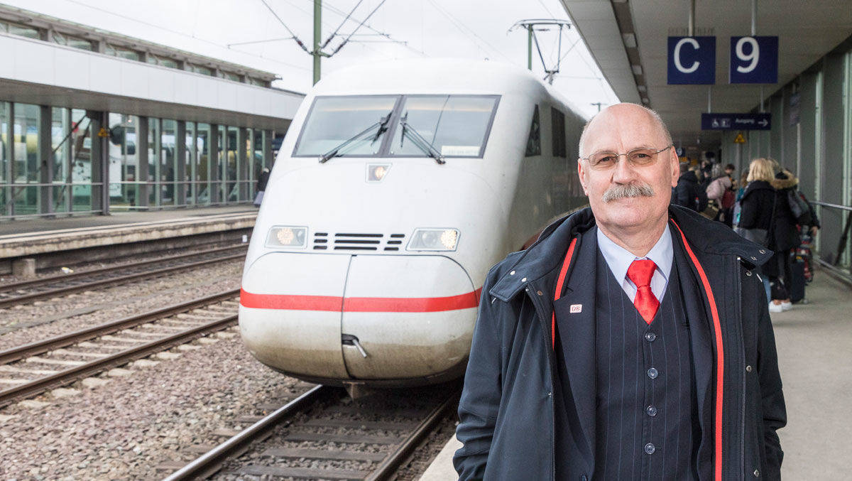 Gold für ICE-Zugführer Hartmut Dreßler: Er ließ während des Orkans "Xavier" seine Passagiere nicht im Stich.