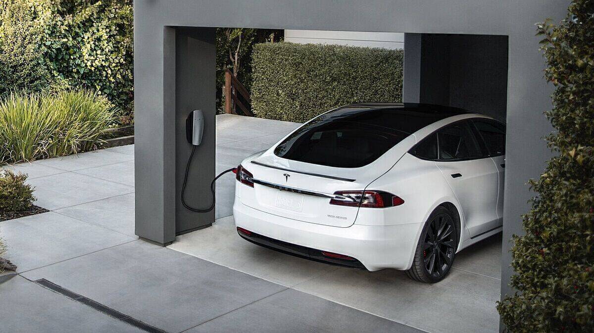Tesla bietet deutschen Kund:innen ab sofort auch seinen eigenen Stromtarif an.