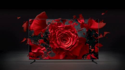 Ein echtes Chamäleon: Dank des Ambient-Modus passt sich das TV-Gerät von Samsung perfekt an die Umgebung an.