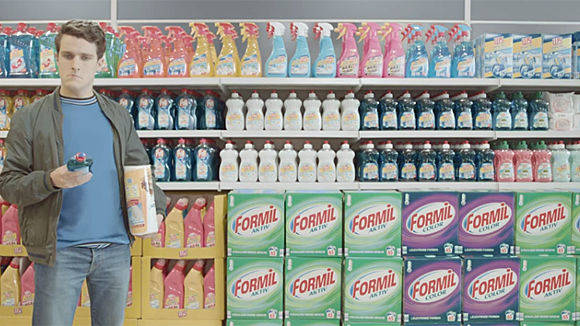 Persil oder W5? Marke oder nicht? Lidl stellt in der aktuellen Kampagne die Kunden vor die Wahl.