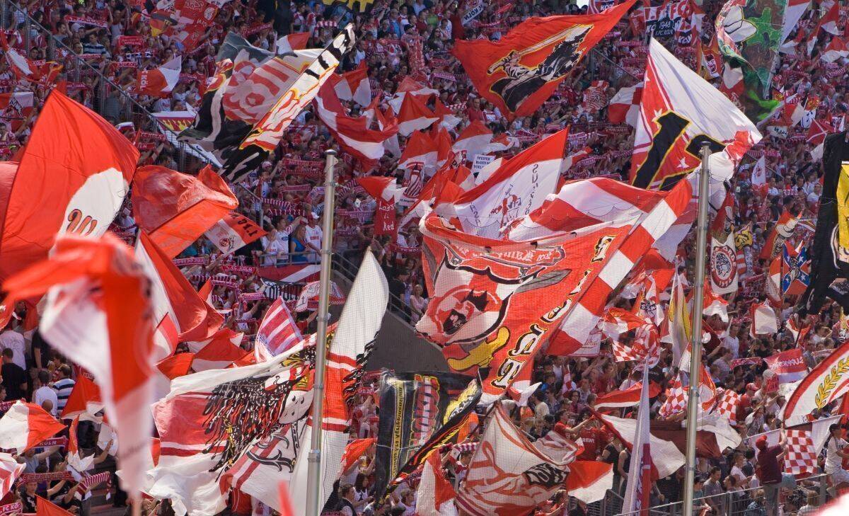 Fan-Gedränge im Stadion: Szenen, die man wohl noch einige Zeit nicht sehen wird.