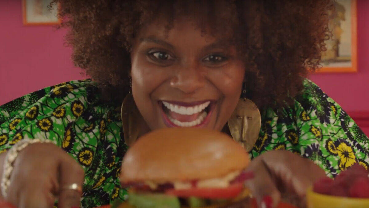 Tabitha Brown freut sich auf den Veganuary.