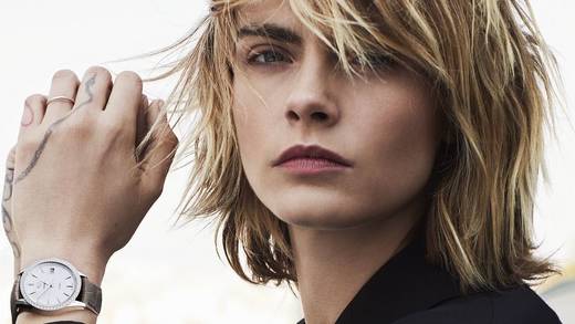 Cara Delevingne ganz brav für Tag Heuer