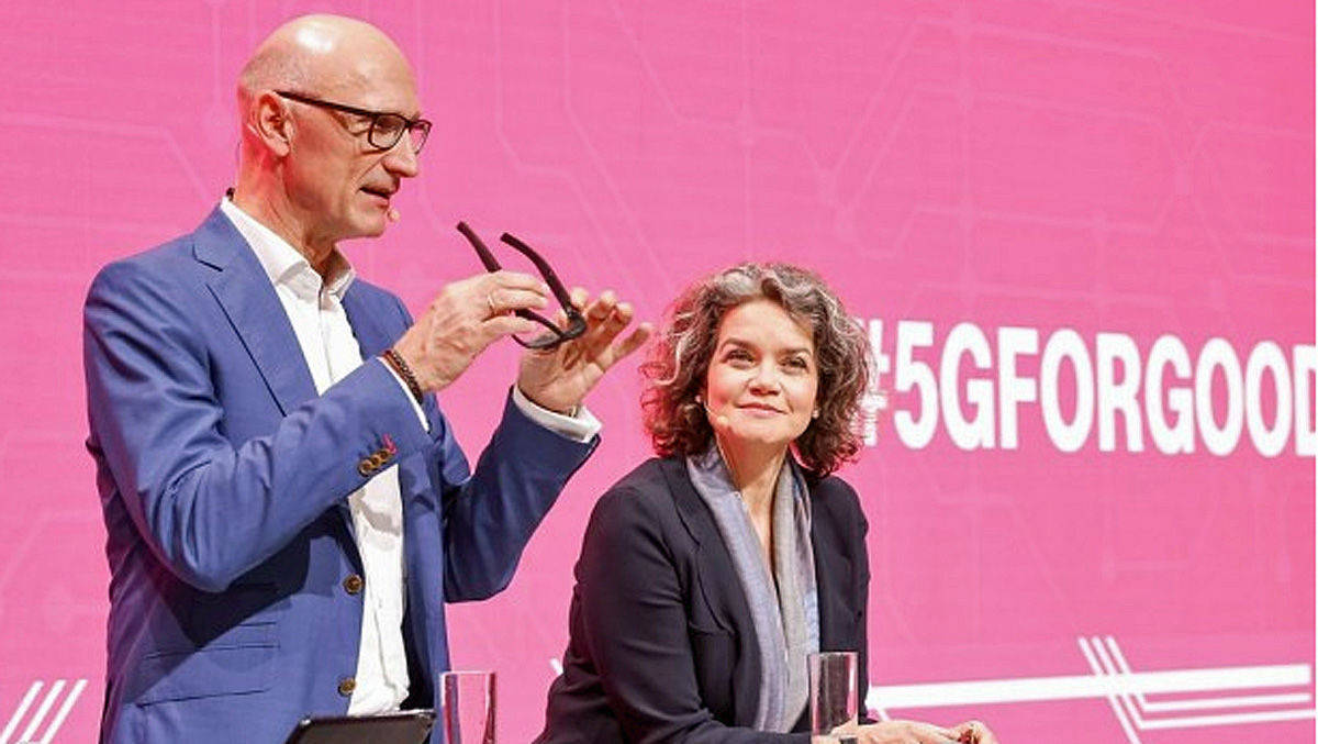 Telekom-CEO Tim Höttges zeigte vor einem Jahr die Zeiss-Datenbrille.