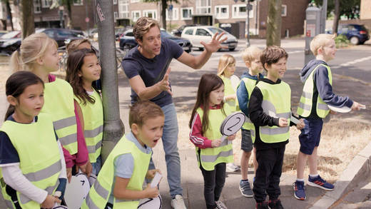 Volvo und Checker Tobi machen fit für den Schulweg.