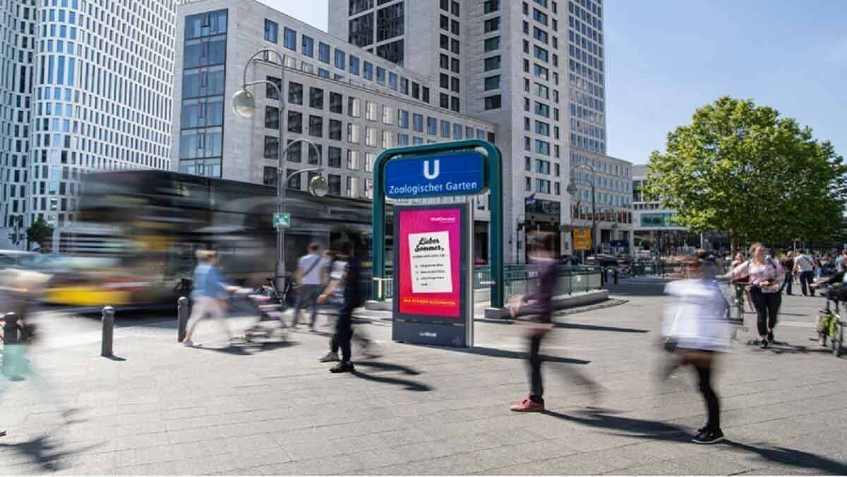 Die Kampagne ist ab sofort auf digitalen Werbeflächen in Berlin, Hamburg und München zu sehen. 
