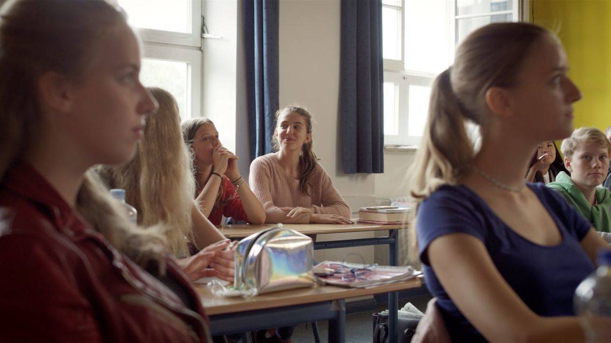 Alle haben gerne mitdiskutiert: Die Schulklasse 9d vom Hamburger Gymnasium Klosterschule