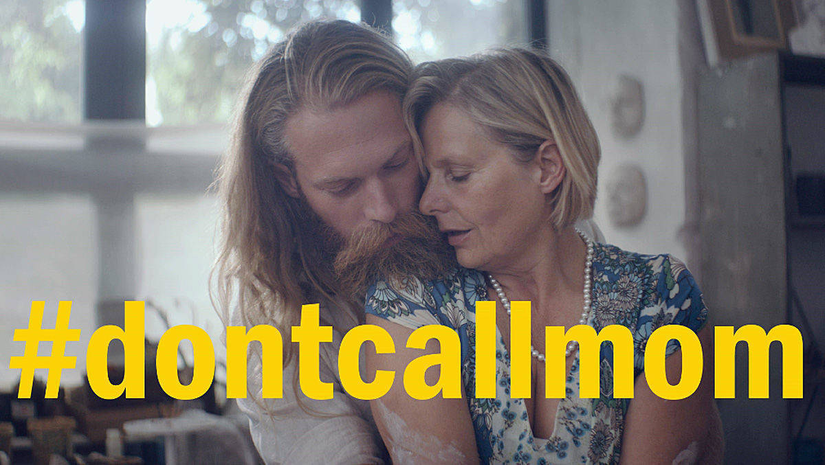 Mit der digitalen Kampagne #dontcallmom spricht der Automobilclub ADAC gezielt junge Autofahrer an.