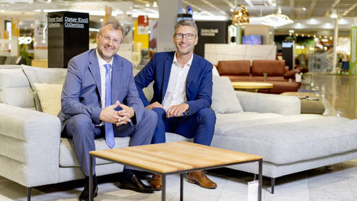 XXXLutz-Marketingchef Thomas Saliger (l.) und Premedia-Geschäftsführer Wolfgang Erlebach.