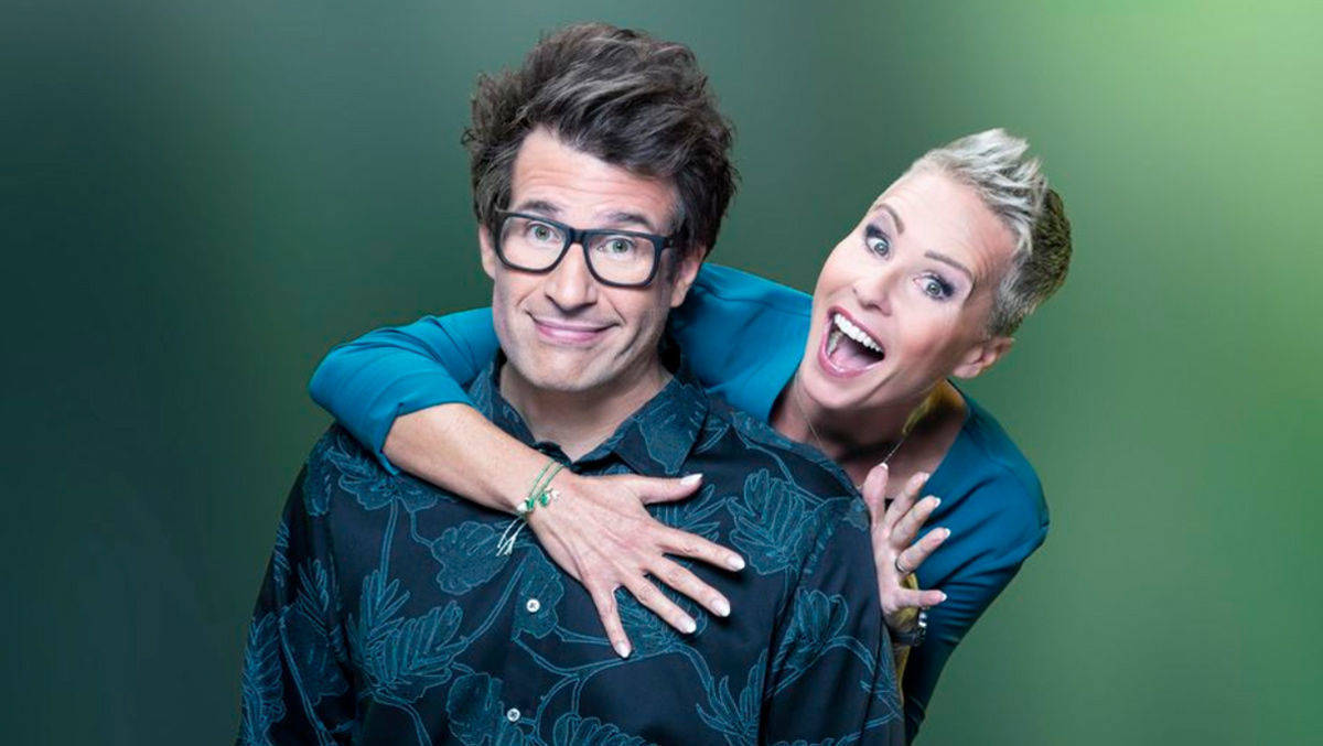 Daniel Hartwich und Sonja Zietlow moderieren das Dschungelcamp.