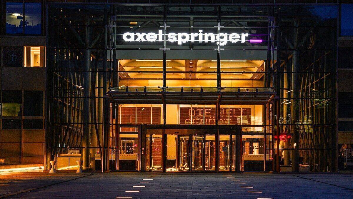 Für die Doku öffnet Axel Springer seine Pforten und gewährt Einblicke in die Arbeit der Bild-Redaktion. 