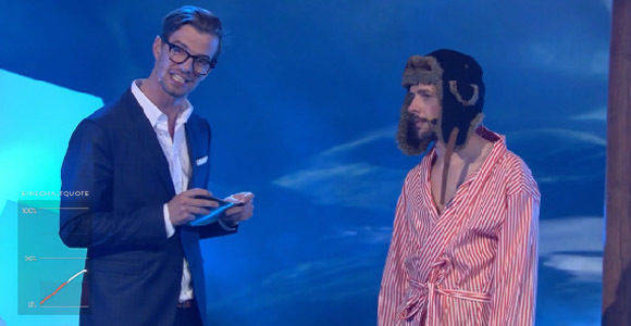 Joko (l.) ließ Klaas in Eiswasser eintauchen ("Der Dümmste friert" - "Die beste Show der Welt").