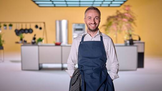 Jan Böhmermann schwingt fürs ZDF den Kochlöffel.