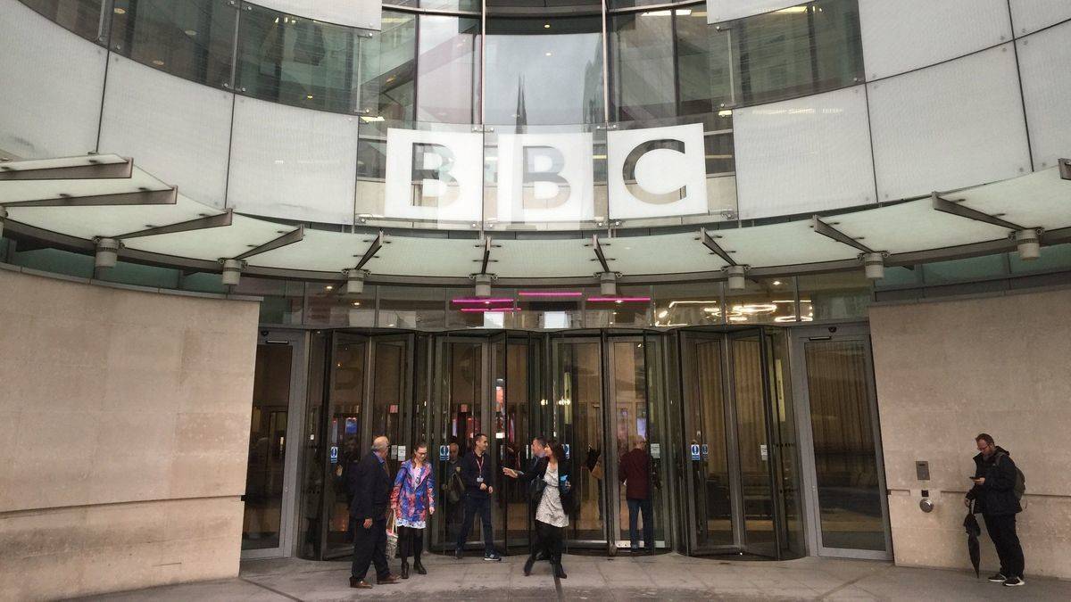 Umfrage löst erneut Diskussion über das Finanzierungsmodell der BBC aus.
