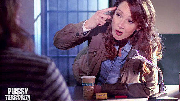In "Pussy Terror TV" bewirbt sich Carolin Kebekus bei der ARD um eine Rolle als "Tatort"-Ermittlerin - mit möglichst vielen Macken. 