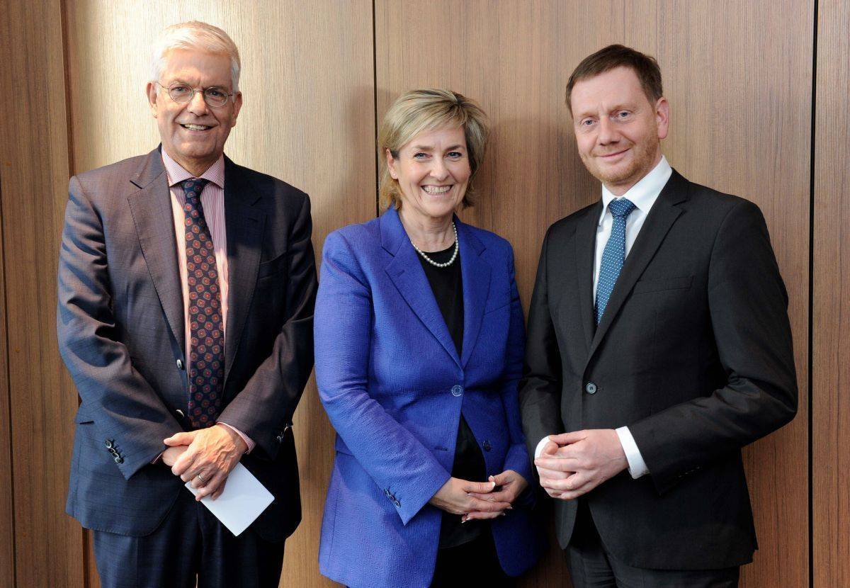 v.l.: ZDF-Intendant Thomas Bellut, MDR-Intendantin Karola Wille, Sachsens Ministerpräsident Michael Kretschmer. 