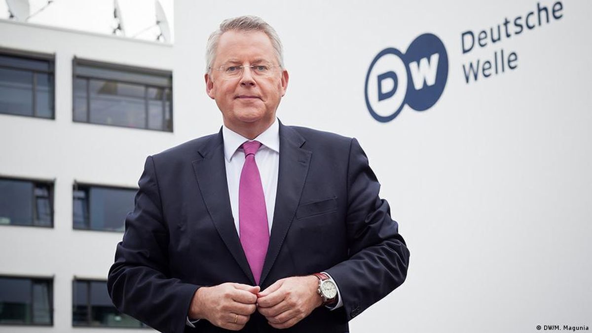 Dw. Петер Лимбург. Дойче велле журналисты. Издание Deutsche Welle. DW Телеканал.