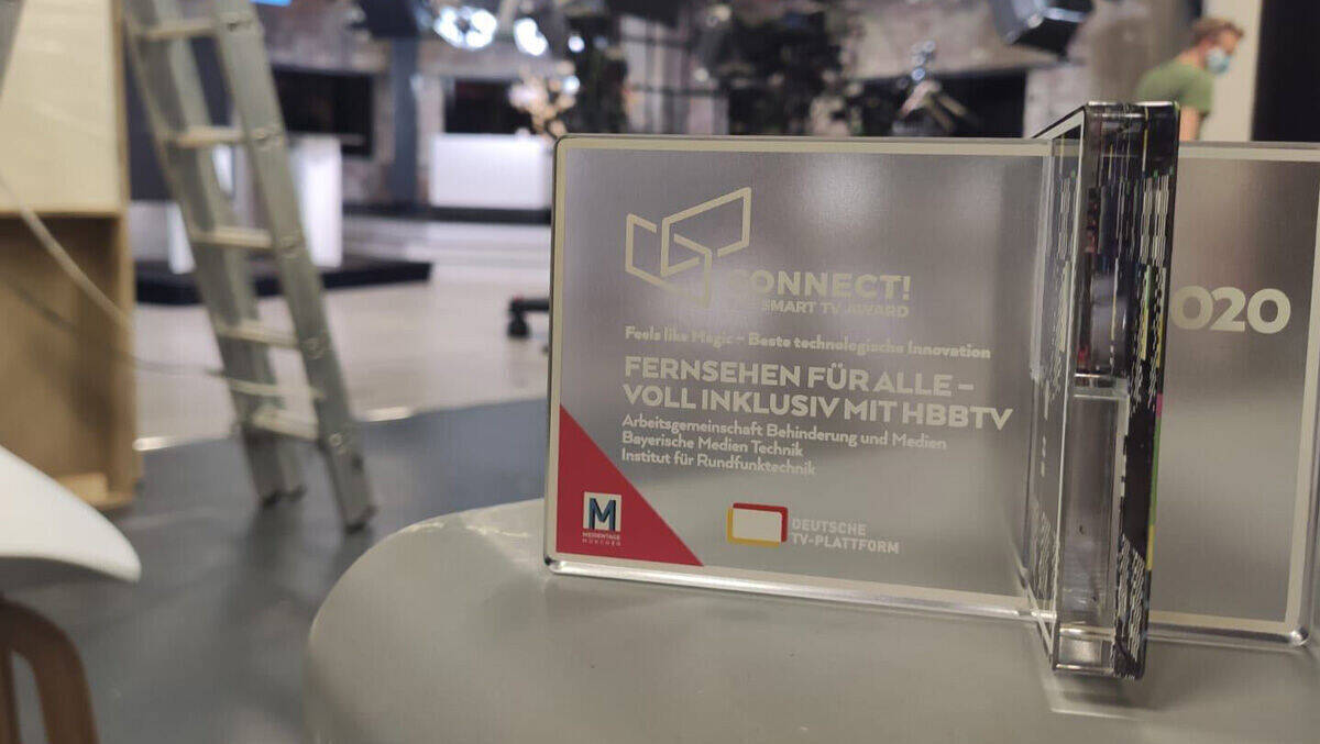 Die Sieger-Trophäe für den Smart-TV-Award