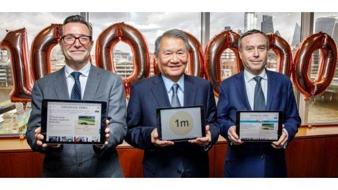 FT-CEO John Ridding, Nikkei-Chairman und Group CEO Tsuneo Kita und FT-Chefredakteur Lionel Barber.