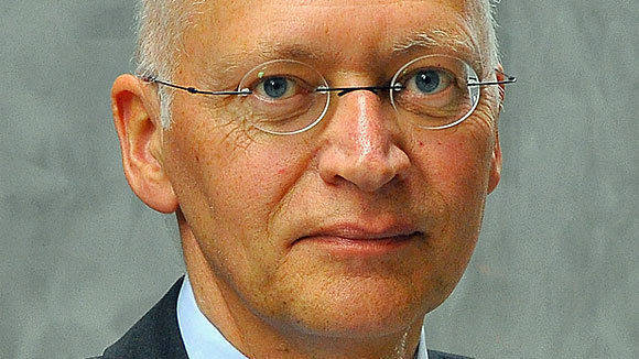 NRW-Medienwächter Jürgen Brautmeier zeigt sich über die schwindende Vielfalt im Lokalmarkt besorgt.