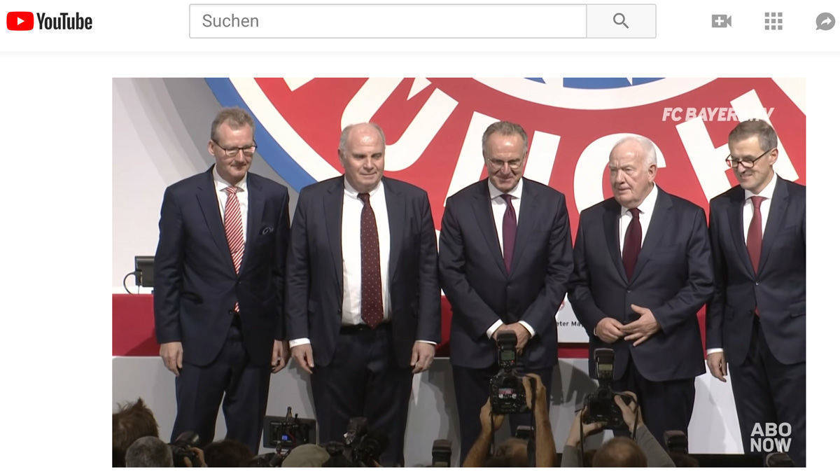 Die Jahreshauptversammlung des FC Bayern am 30. November wurde im Internet übertragen. Zweiter von links: Uli Hoeneß.
