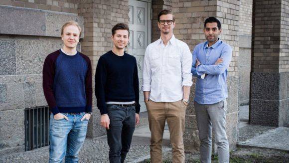 Das Team GoButler-Gründerteam mit Teilhaber und Investor Joko Winterscheidt (2.v.r.)
