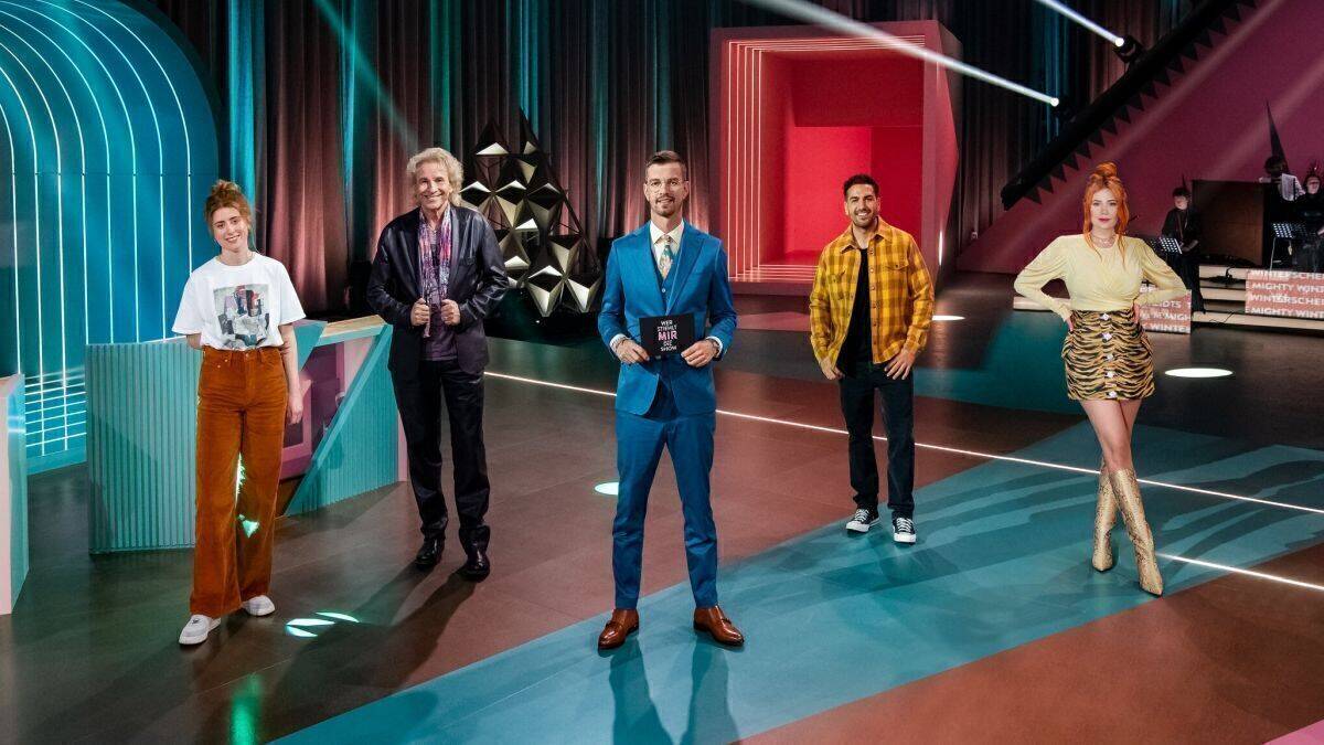 Wer stiehlt mir die Show? mit Wildcard-Kandidatin Luisa, Thomas Gottschalk, Joko Winterscheidt, Elyas M'Barek und Palina Rojinski von links).