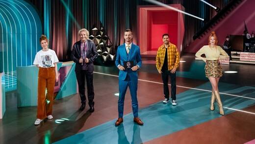 Wer stiehlt mir die Show? mit Wildcard-Kandidatin Luisa, Thomas Gottschalk, Joko Winterscheidt, Elyas M'Barek und Palina Rojinski von links).