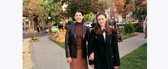 Die "GIlmore Girls" Lorelai (Lauren Graham) und ihre Tochter Rory (Alexis Bledel) kommen zu Netflix.