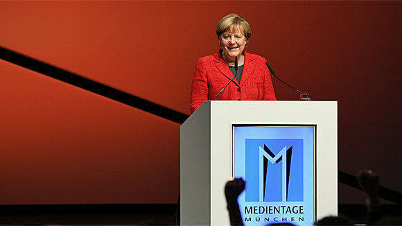 Bundeskanzlerin Angela Merkel fordert auf den Medientagen München Transparenz von Google und Co.