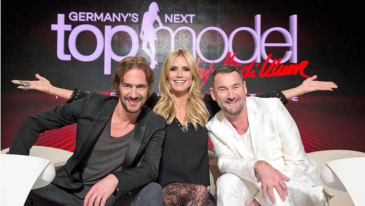 Die Jury um Heidi Klum schickt die "Meeedchen" nun im neuen Look zu den Castings. 