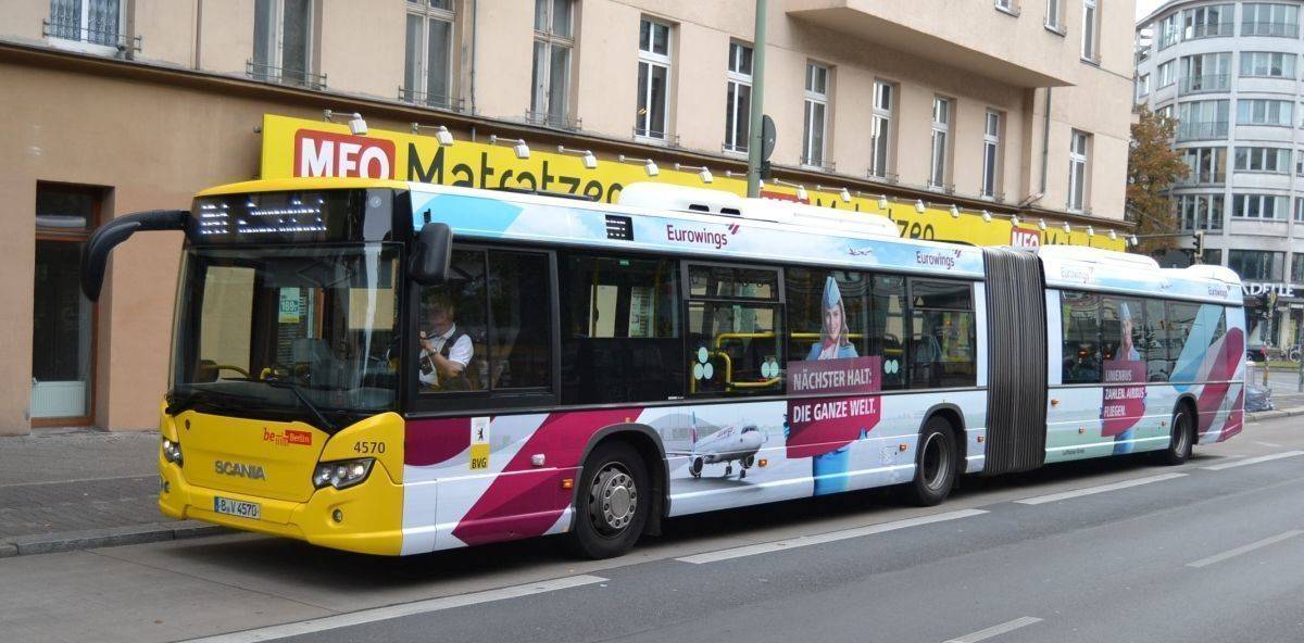 Sie ist bekannt und wird als Bereicherung im Stadtbild empfunden: Werbung auf Bussen
