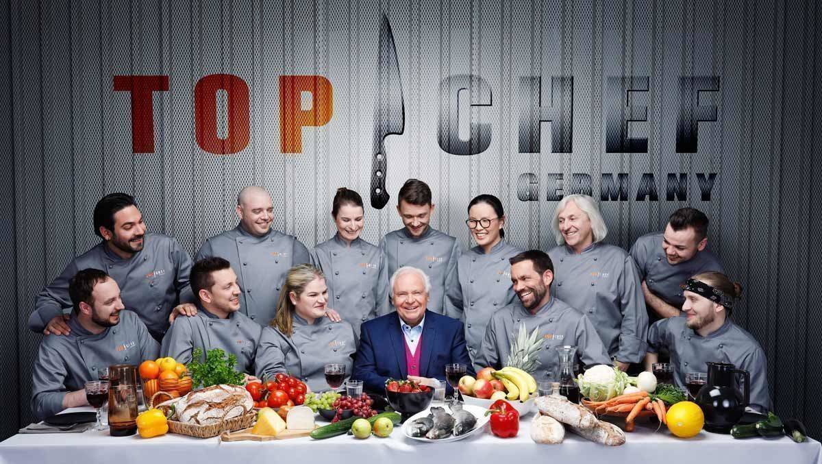 Kochlegende Eckart Witzigmann mit den Anwärtern auf den Titel "Top Chef Germany"