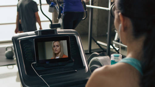 Video on Demand - also auf Verlangen wann und wo man will, sogar im Fitnessstudio: Damit wächst Streaming munter weiter.