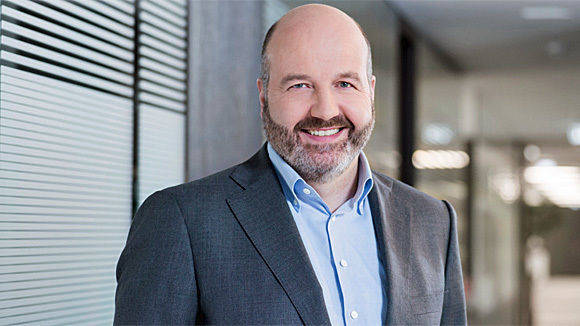 Bauer-Manager Dirk Wiedenmann vertraut Ströer die Vermarktung von Bravo.de und Co. an. 
