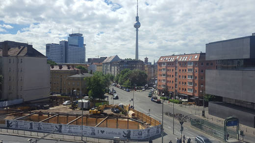 Mitten in Mitte: Blick aus dem 1000 Quadratmeter-Newsroom von T-Online