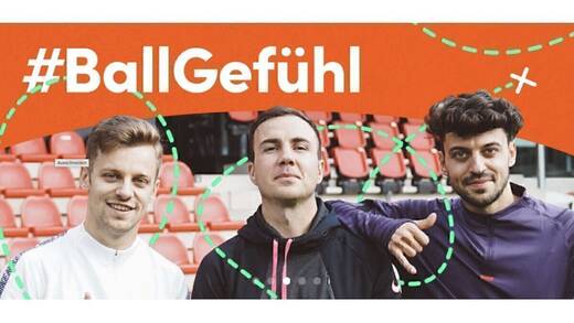 TikTok featured die #Ballgefühl-Challenge von Mario Götze (m.), Pascal Gurk (l.) und Marcel Gurk mit diesem Cover.