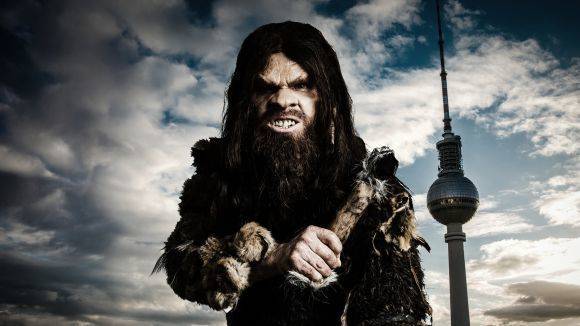 Für ein neues Crime-Drama lassen RTL II und die Tele München Gruppe die Neandertaler wiederauferstehen.
