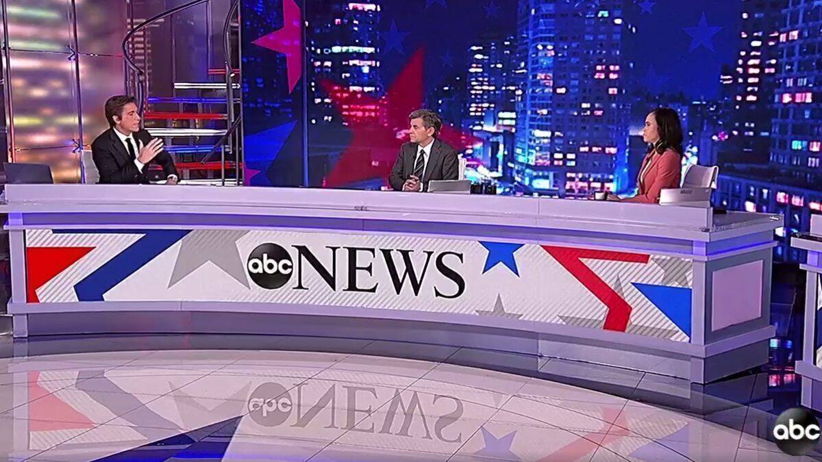 ABC-Moderator David Muir. "Wir sind heute Abend nicht Zeugen, dass irgendjemand irgendetwas stiehlt. Das ist Demokratie."