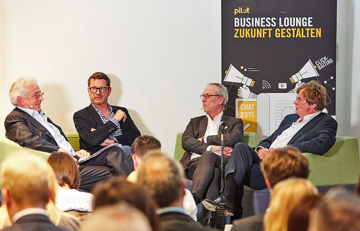 Moderator Hans Werner Kilz von der "Zeit" in der Pilot Business Lounge mit Diekmann, Baberowski und Steffens.