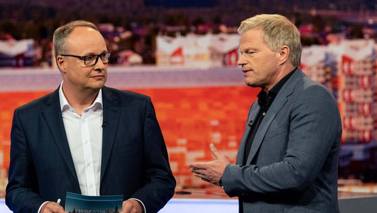 Oliver Welke und Oliver Kahn im ZDF-Studio, das das Finale übertrug.