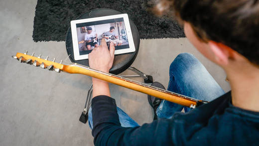 Youtube ist für Jugendliche ein wichtiges Hilfsmittel für die Schule.