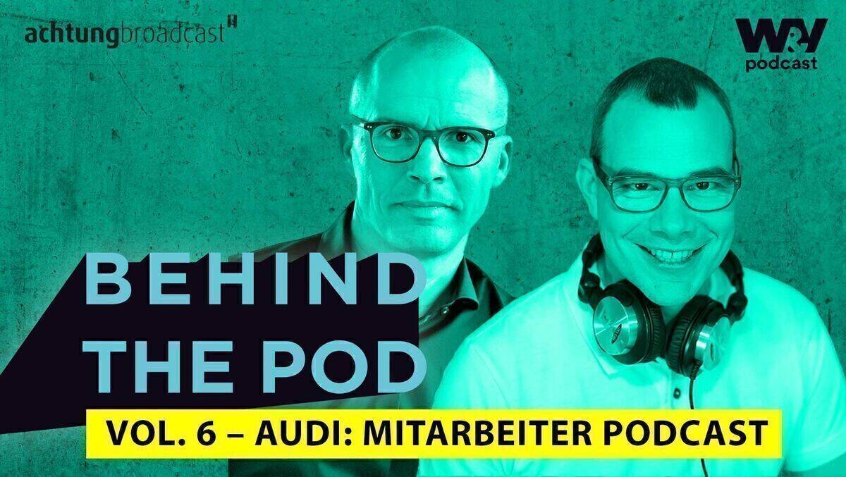 Stephan Ippers von Audi und Radiomann Axel Robert Müller stehen für den "Mitarbeiter-Podcast" von Audi.