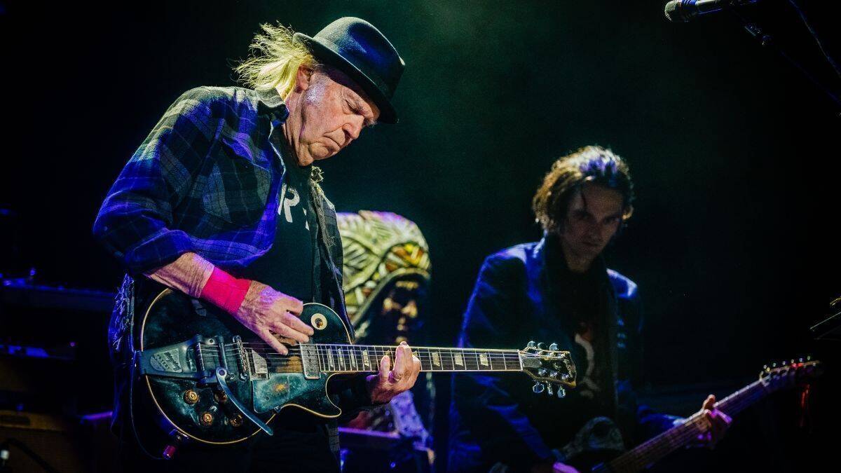 Neil Young beim Konzert 2019.