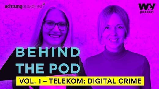 Lina Brinkschulte, Head of Podcasts bei der Telekom, (li.) und Feline Heck, Podcastexpertin der Agentur Weber Shandwick, zeichnen für den Podcast "Digital Crime" der Telekom zuständig